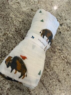 Little Unicorn Cotton Swaddle - Buffalo & Bird Print 47’x47’
